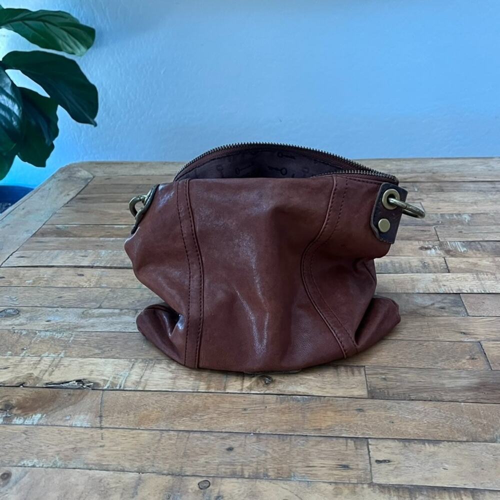 Fossil Long Live Vintage 1954 Chestnut Brown Leather Handbag Hobo Saddle Bag - Picture 12 of 13